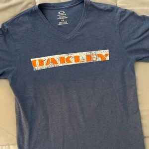Oakley t shirt V neck